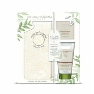 Baylis & Harding Oatmeal, Milk & Honey Foot Lotion 50ml, Bath Soak Crystals 25g & Supersoft Socks